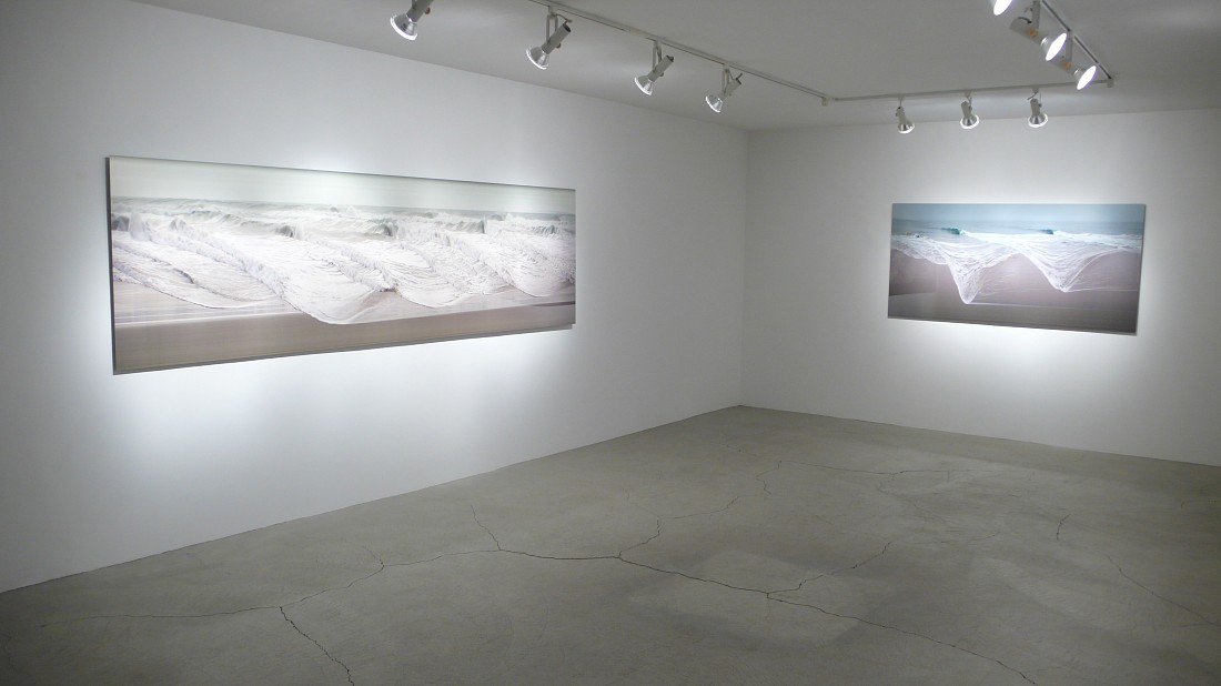 TIME LINE WAVES - Installation View